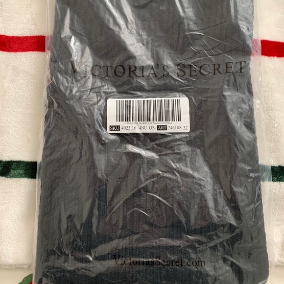 PINK VICTORIA SECRET Ribbed Knit Scarf - Picture 2 of 2